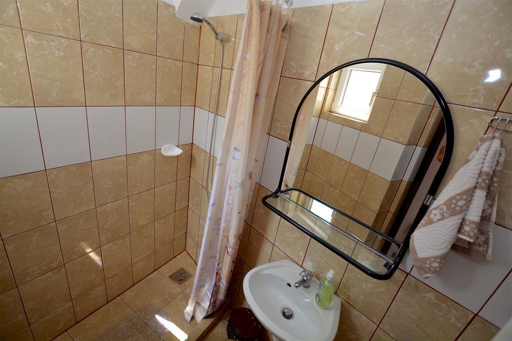 Tornacos Vendeghaz Hotel Vlahita Ngoại thất bức ảnh