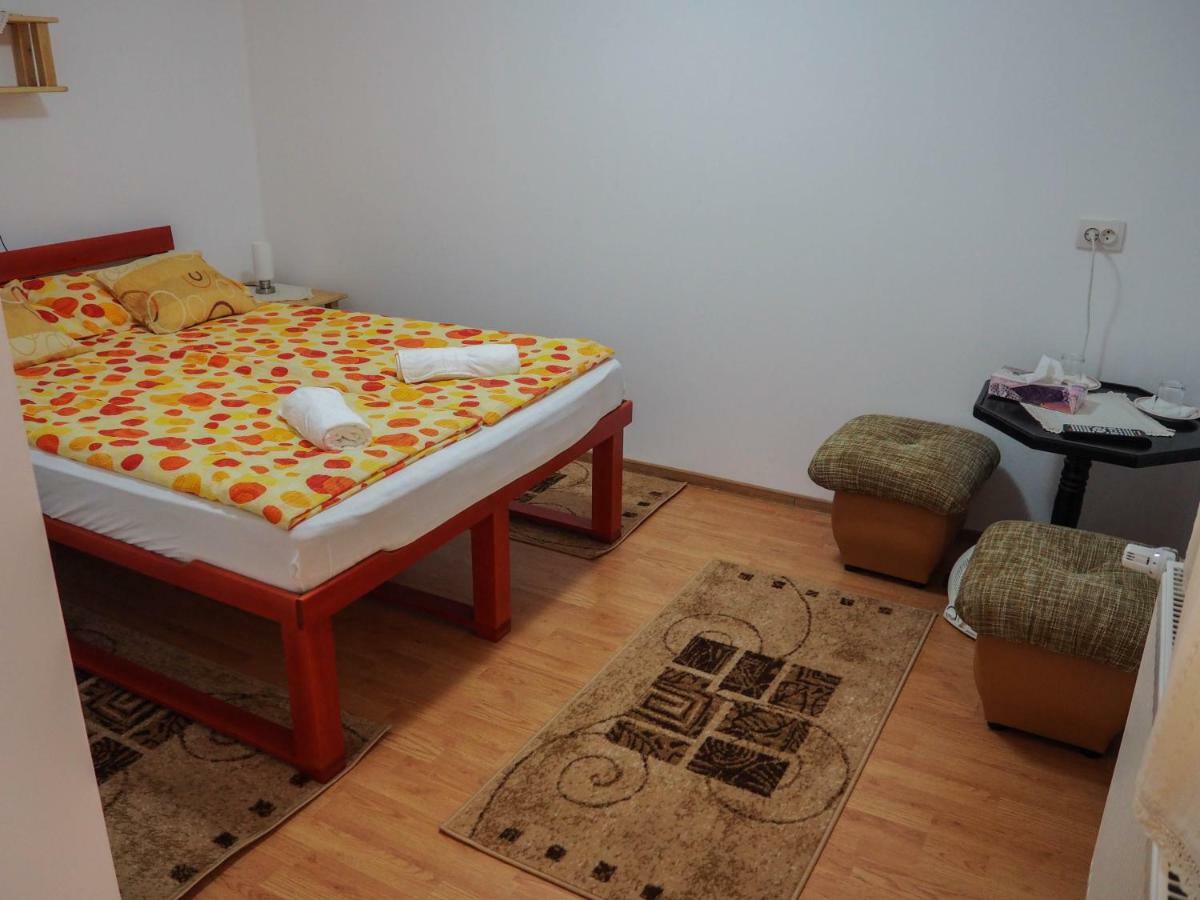 Tornacos Vendeghaz Hotel Vlahita Ngoại thất bức ảnh